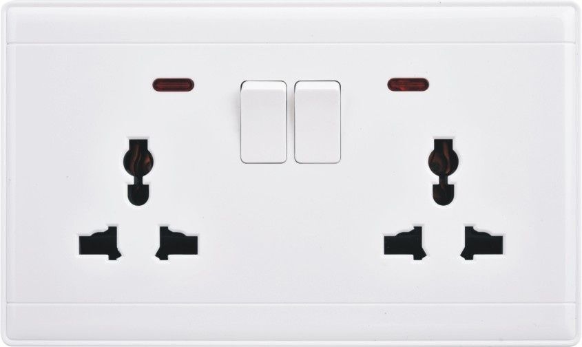 Eagle S-Factor Supplies - Focus PCH 13A Switched Multi Socket with Light (White) (2)